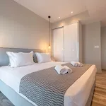 Valtes Luxurious *