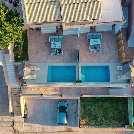 Valtes Luxurious Apartment Mpoukaris