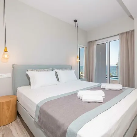 Valtes Luxurious Mpoukaris