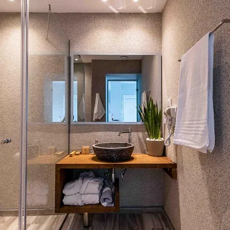 Valtes Luxurious Apartmán *